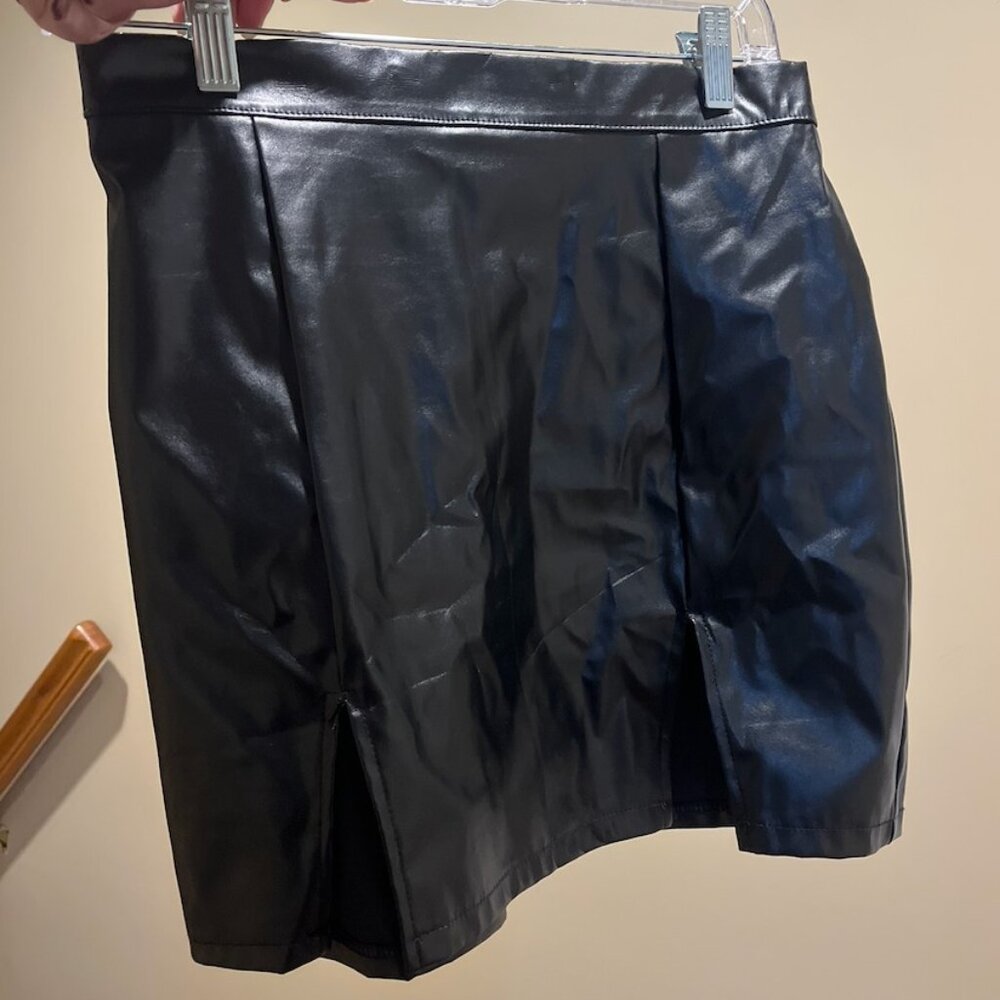 faux leather split hem skirt